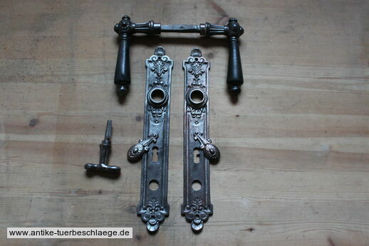 Abbildung des kompletten Gründerzeit Türgriffes g452