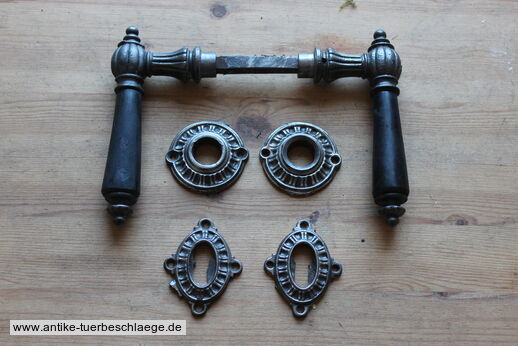 Abbildung des kompletten Gründerzeit Türgriffes g622