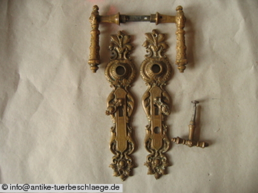 Abbildung des kompletten Türbeschlages g107