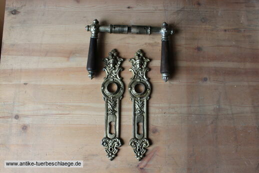 Abbildung des kompletten Türbeschlages g233