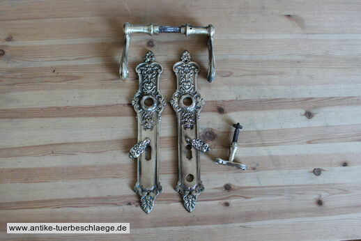 Abbildung des kompletten Türbeschlages g423