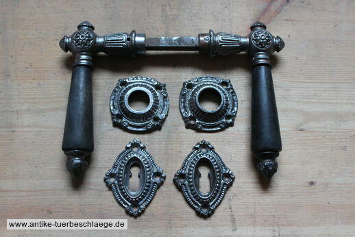 Abbildung des kompletten Türbeschlages g449