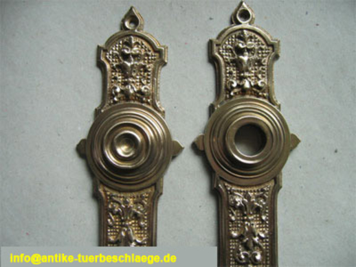 Abbildung des kompletten Türbeschlages gruenderzeit_haustuer