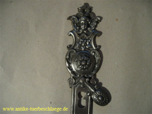 Abbildung des kompletten Türbeschlages gruenderzeit_haustuer_himmelhoelle