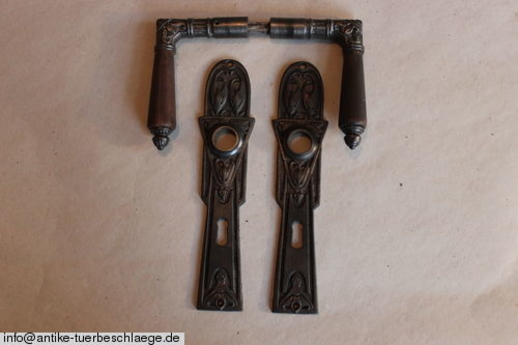 Abbildung der Türbeschläge j406