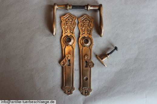 Abbildung der Türbeschläge j422