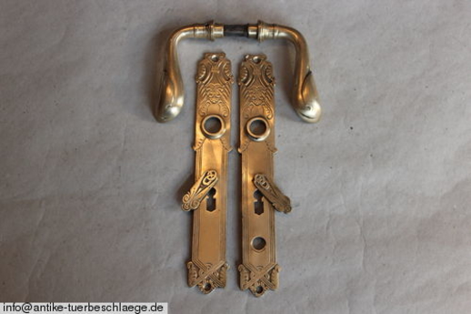 Abbildung der Türbeschläge j432