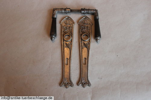 Abbildung der Türbeschläge j443
