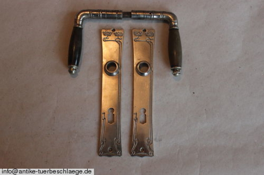 Abbildung der Türbeschläge j444
