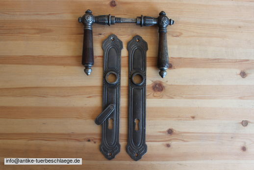 Abbildung der Türbeschläge j449