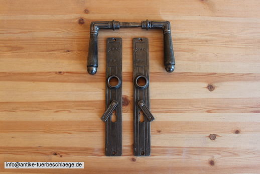 Abbildung der Türbeschläge j466
