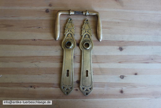 Abbildung der Türbeschläge j514