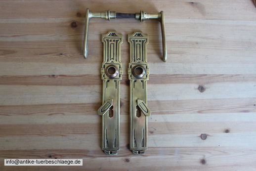 Abbildung der Türbeschläge j520