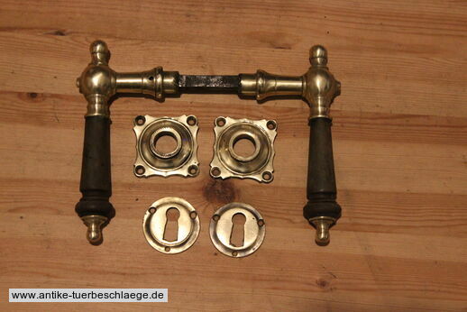 Abbildung der Türbeschläge j540