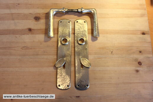 Abbildung der Türbeschläge j545