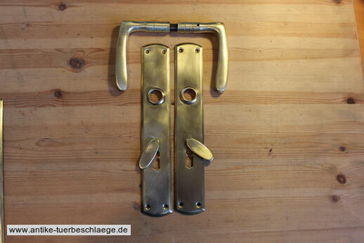 Abbildung der Türbeschläge j546