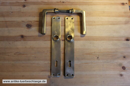 Abbildung der Türbeschläge j550