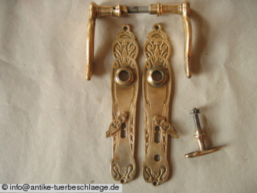 Abbildung der Türbeschläge jugendstil_floral1