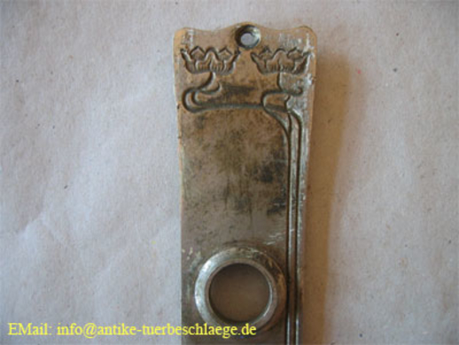 Abbildung der Türbeschläge jugendstil_floralvernickelt