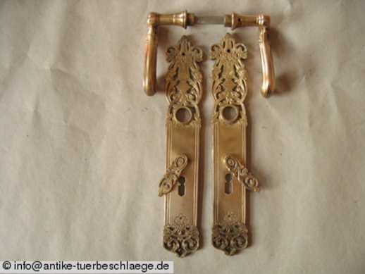 Abbildung der Türbeschläge jugendstil_schnoerkel1